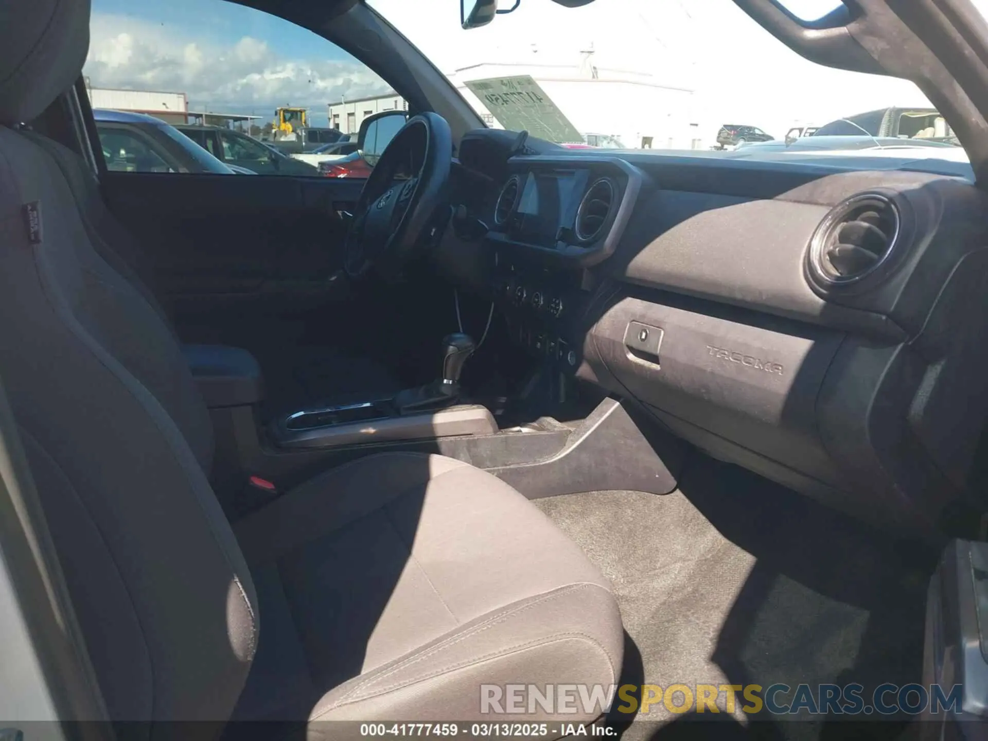 5 fotografías del automóvil dañado 3TMDZ5BN1KM055778 TOYOTA TACOMA 2019