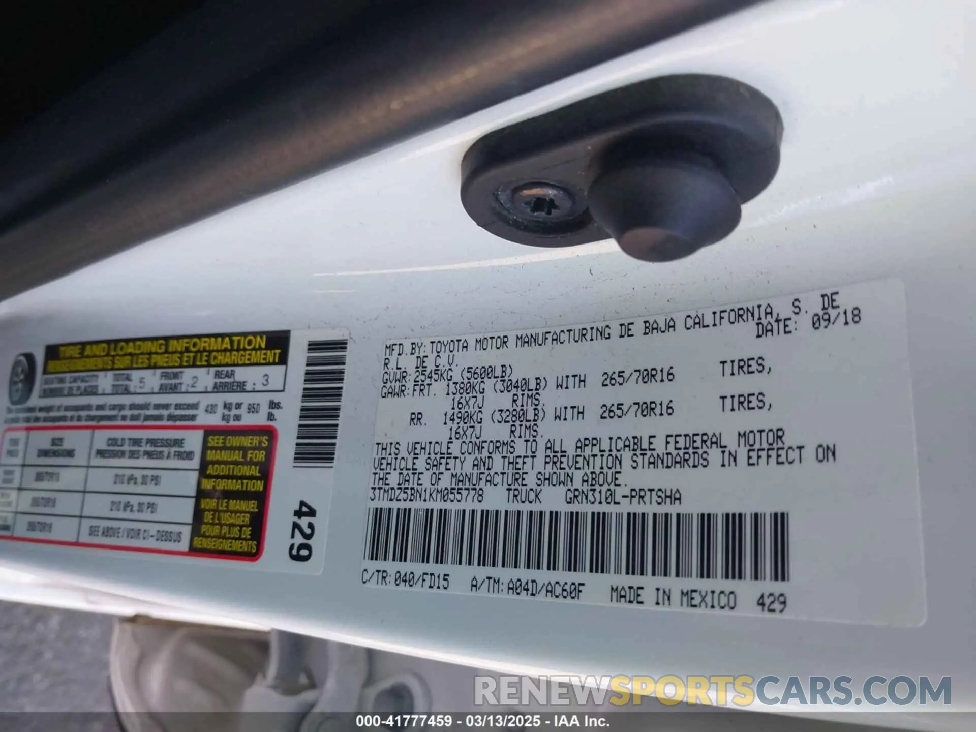 9 fotografías del automóvil dañado 3TMDZ5BN1KM055778 TOYOTA TACOMA 2019