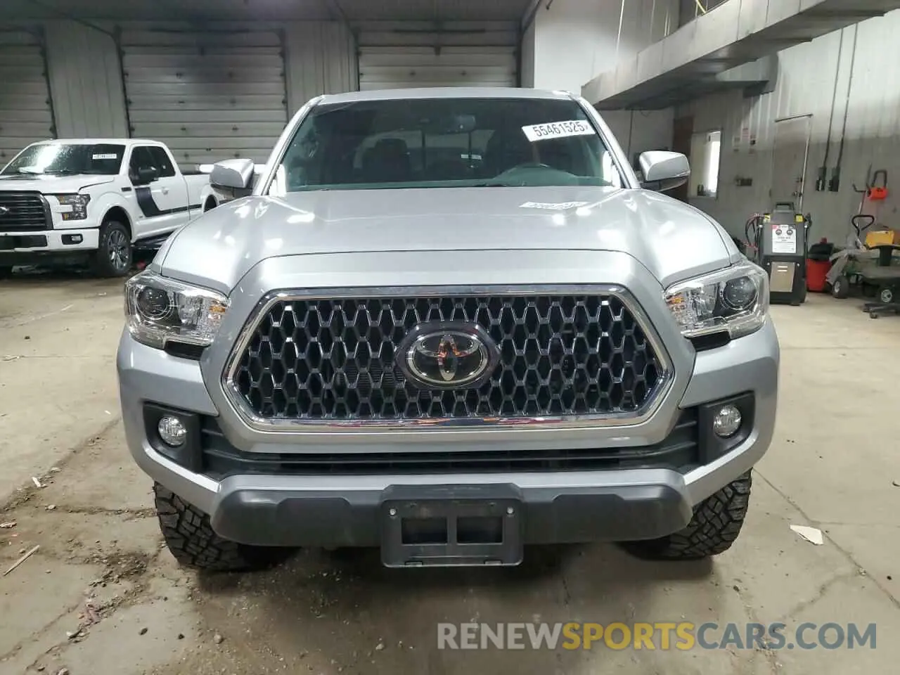 5 fotografías del automóvil dañado 3TMDZ5BN2KM059614 TOYOTA TACOMA 2019