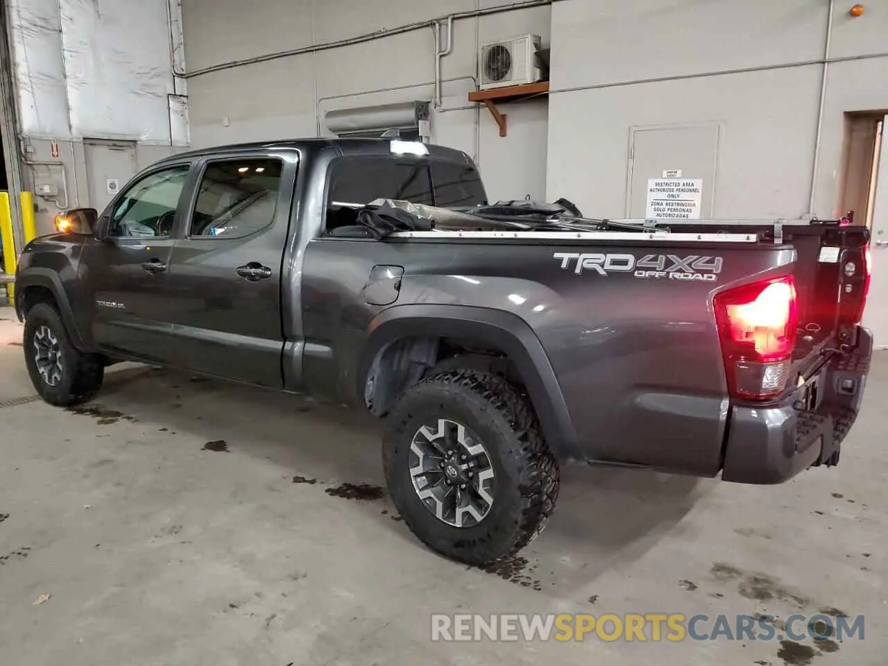 2 fotografías del automóvil dañado 3TMDZ5BN2KM079300 TOYOTA TACOMA 2019