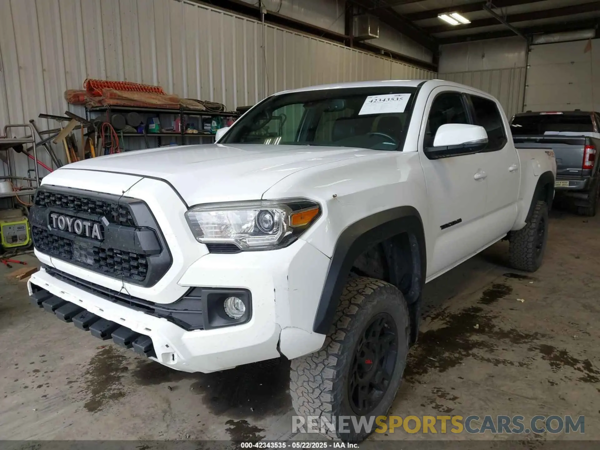 2 fotografías del automóvil dañado 3TMDZ5BN3KM071352 TOYOTA TACOMA 2019