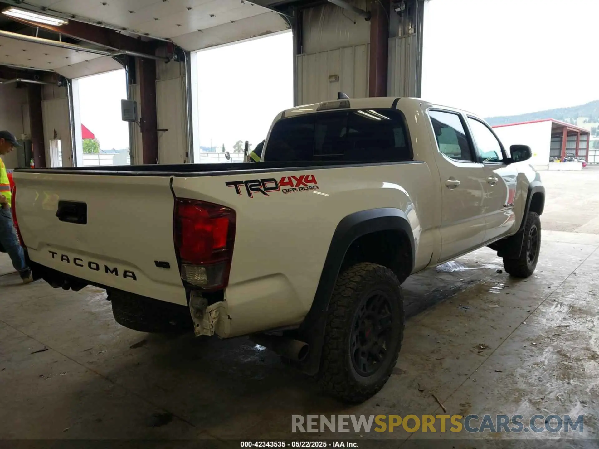 4 fotografías del automóvil dañado 3TMDZ5BN3KM071352 TOYOTA TACOMA 2019
