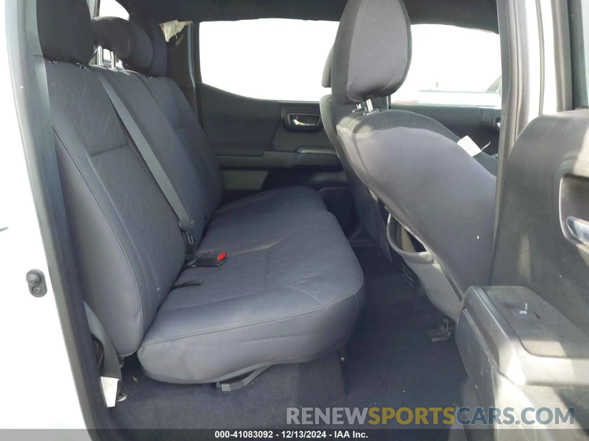 8 fotografías del automóvil dañado 3TMDZ5BN4KM057265 TOYOTA TACOMA 2019
