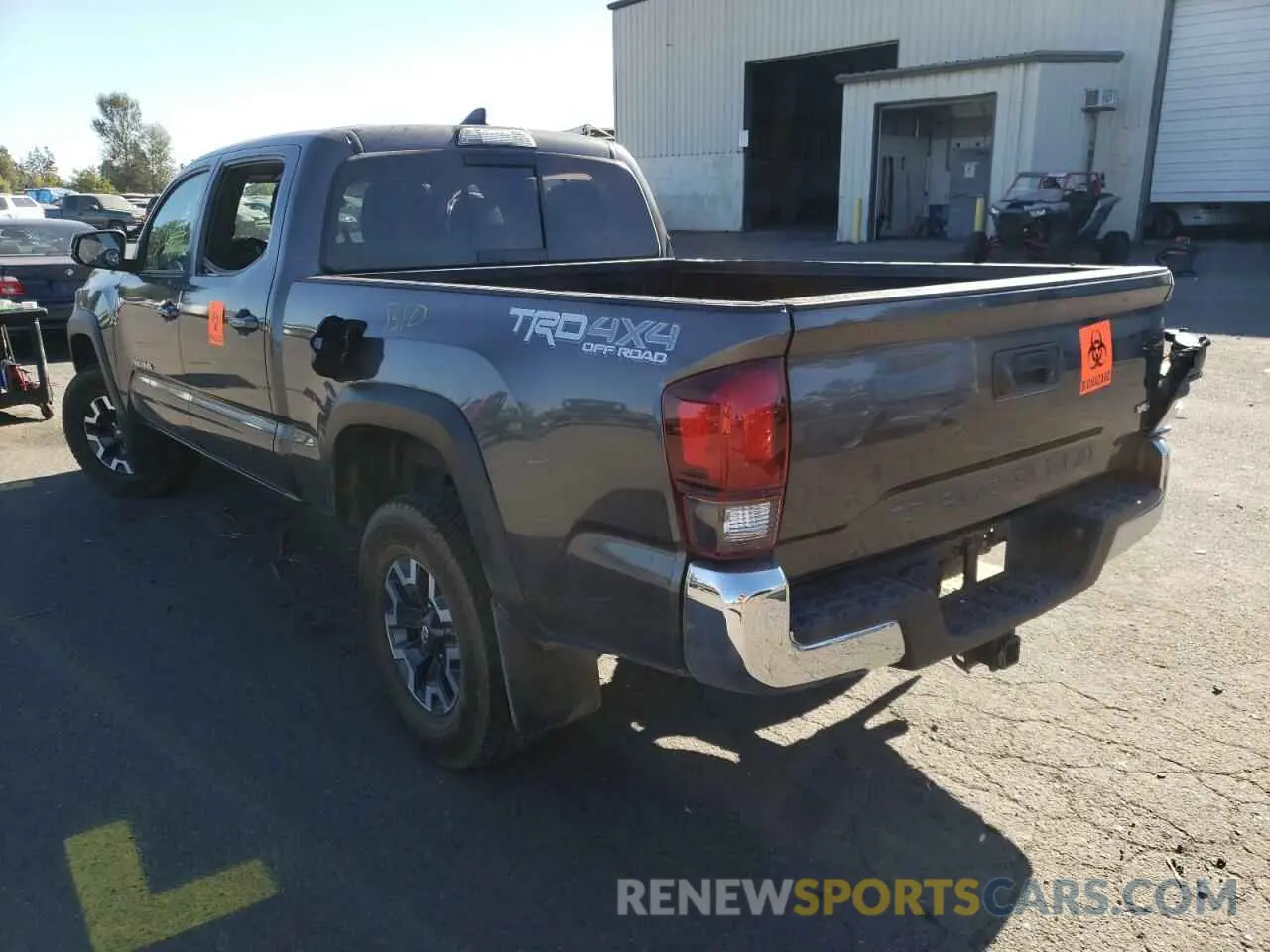 3 fotografías del automóvil dañado 3TMDZ5BN4KM058139 TOYOTA TACOMA 2019