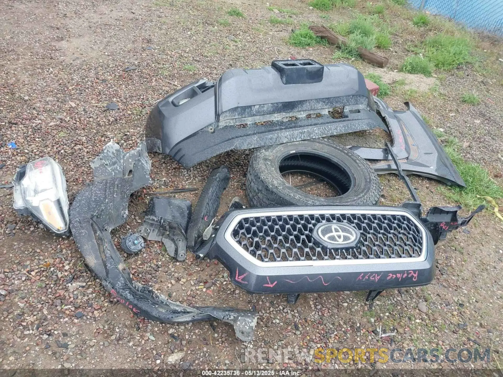 12 fotografías del automóvil dañado 3TMDZ5BN4KM068671 TOYOTA TACOMA 2019