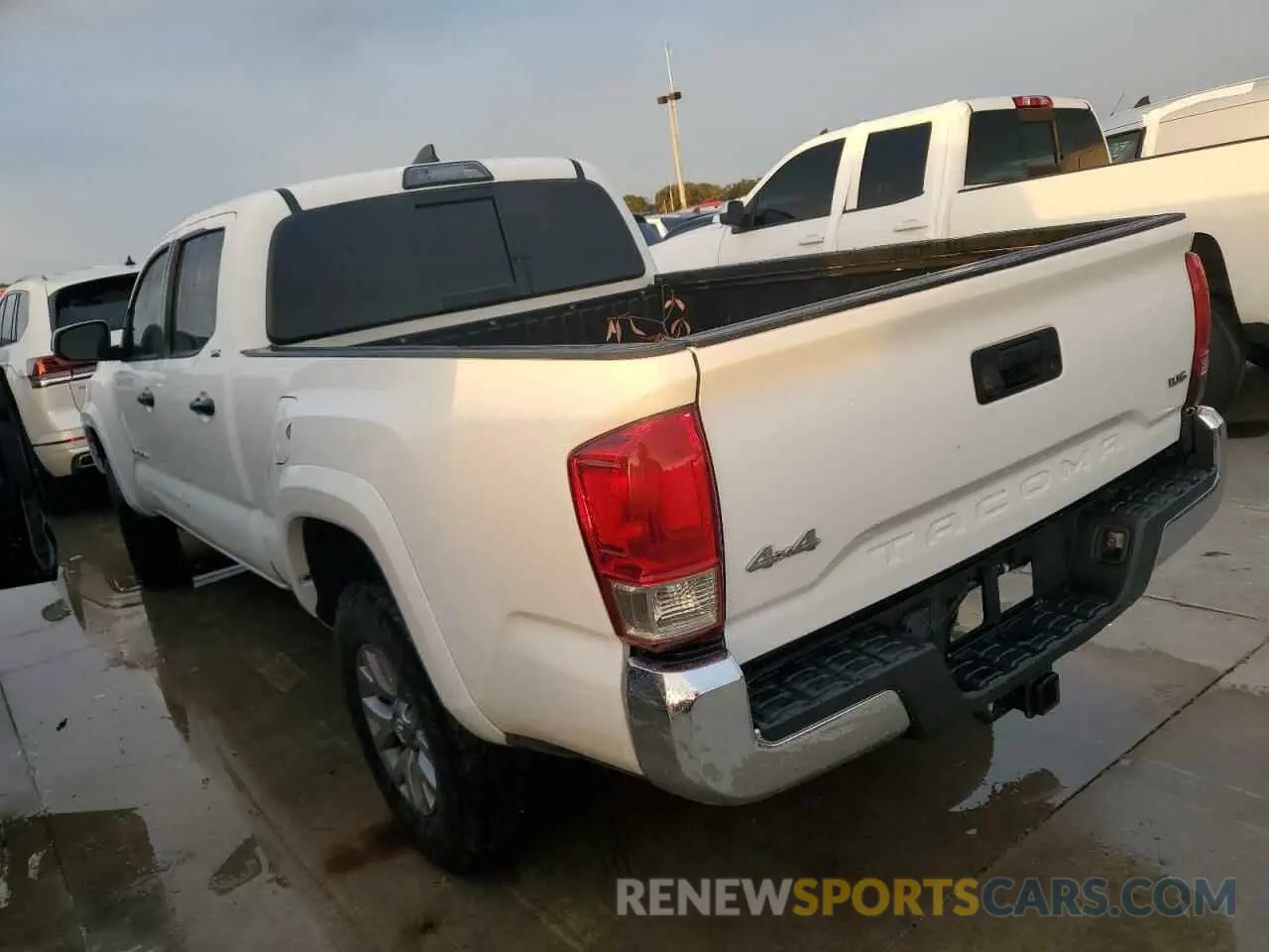2 fotografías del automóvil dañado 3TMDZ5BN5KM059266 TOYOTA TACOMA 2019
