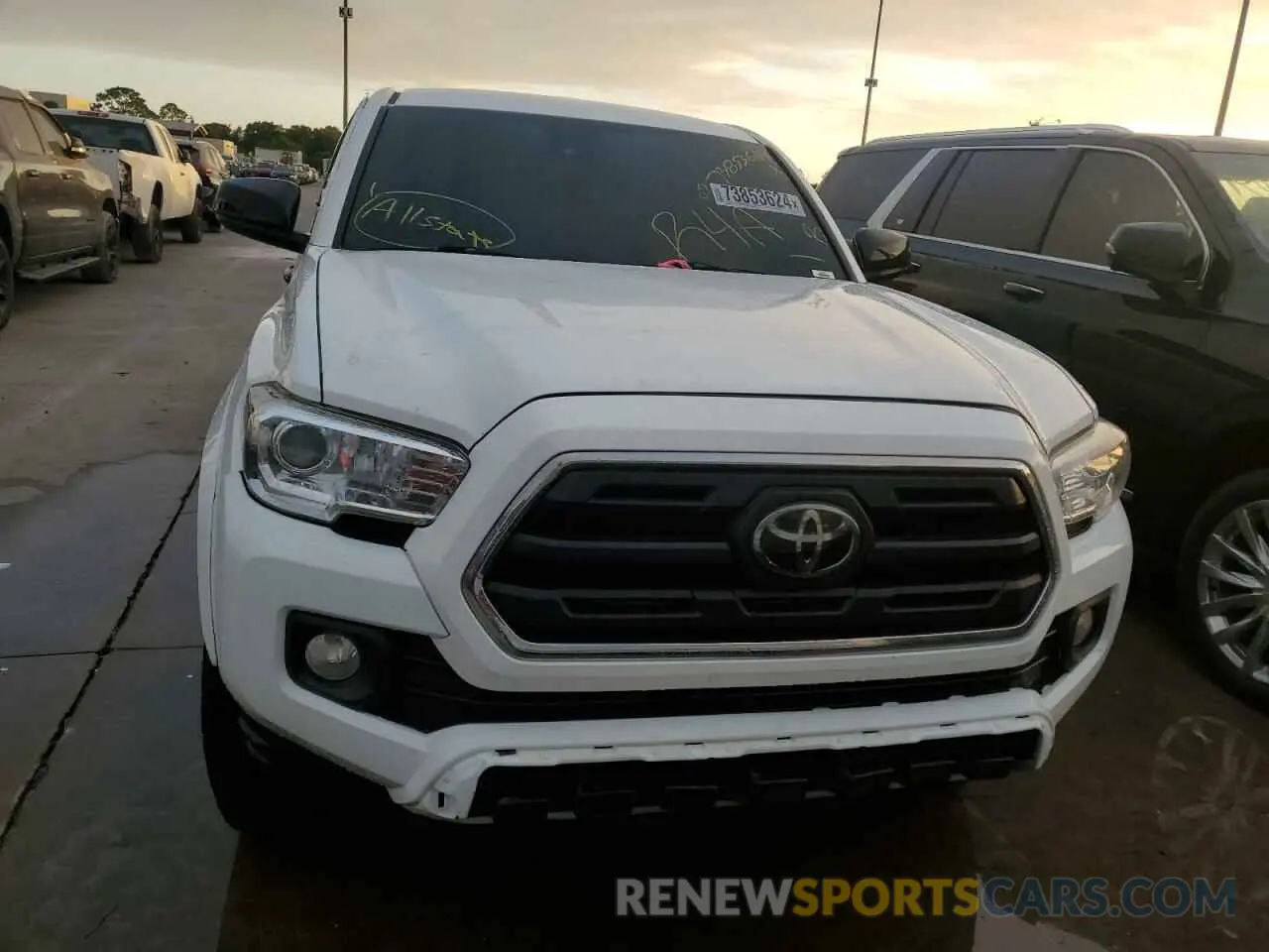 5 fotografías del automóvil dañado 3TMDZ5BN5KM059266 TOYOTA TACOMA 2019