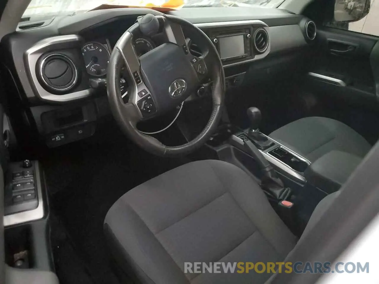 8 fotografías del automóvil dañado 3TMDZ5BN5KM059266 TOYOTA TACOMA 2019