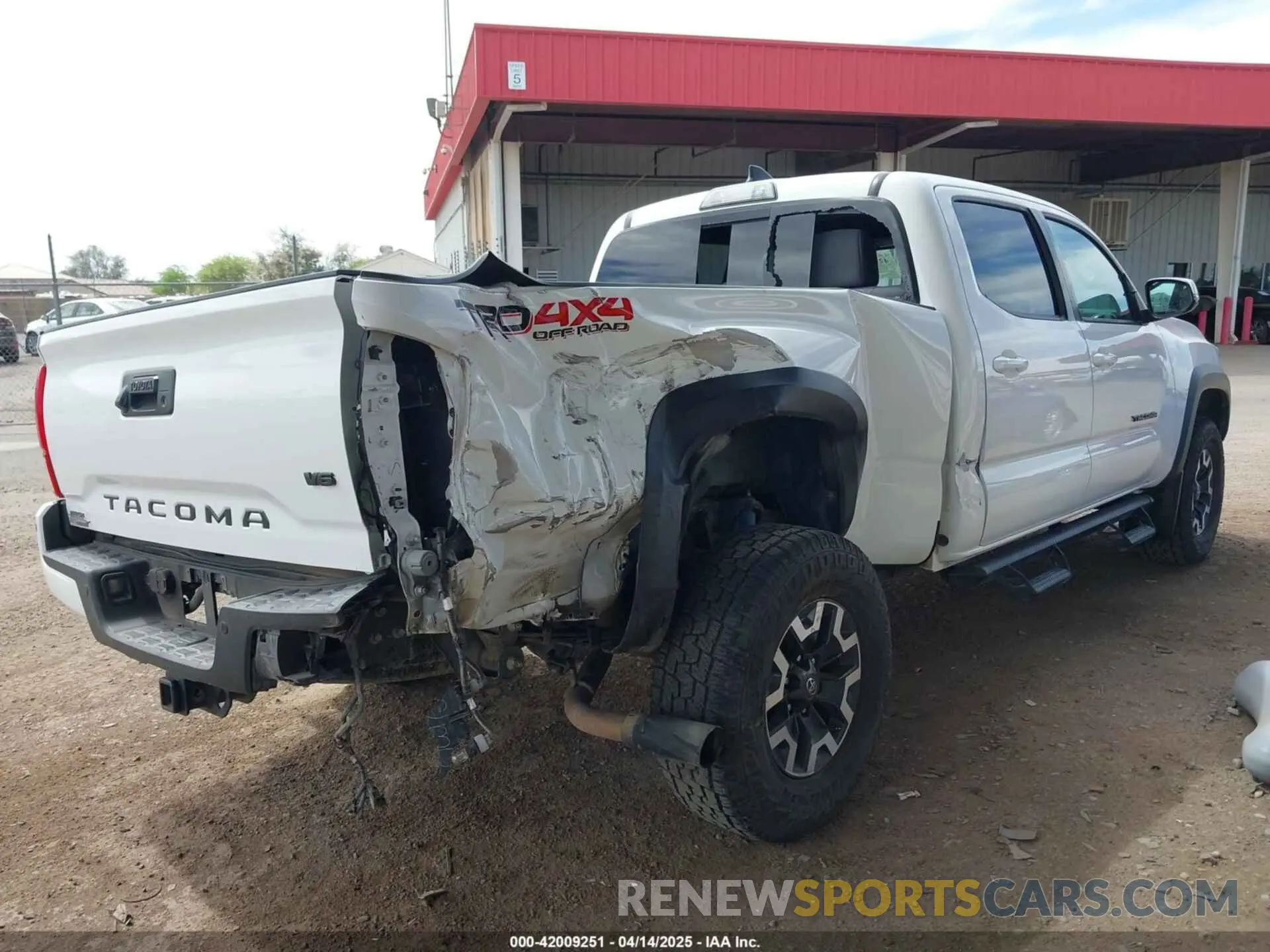4 fotografías del automóvil dañado 3TMDZ5BN5KM061812 TOYOTA TACOMA 2019