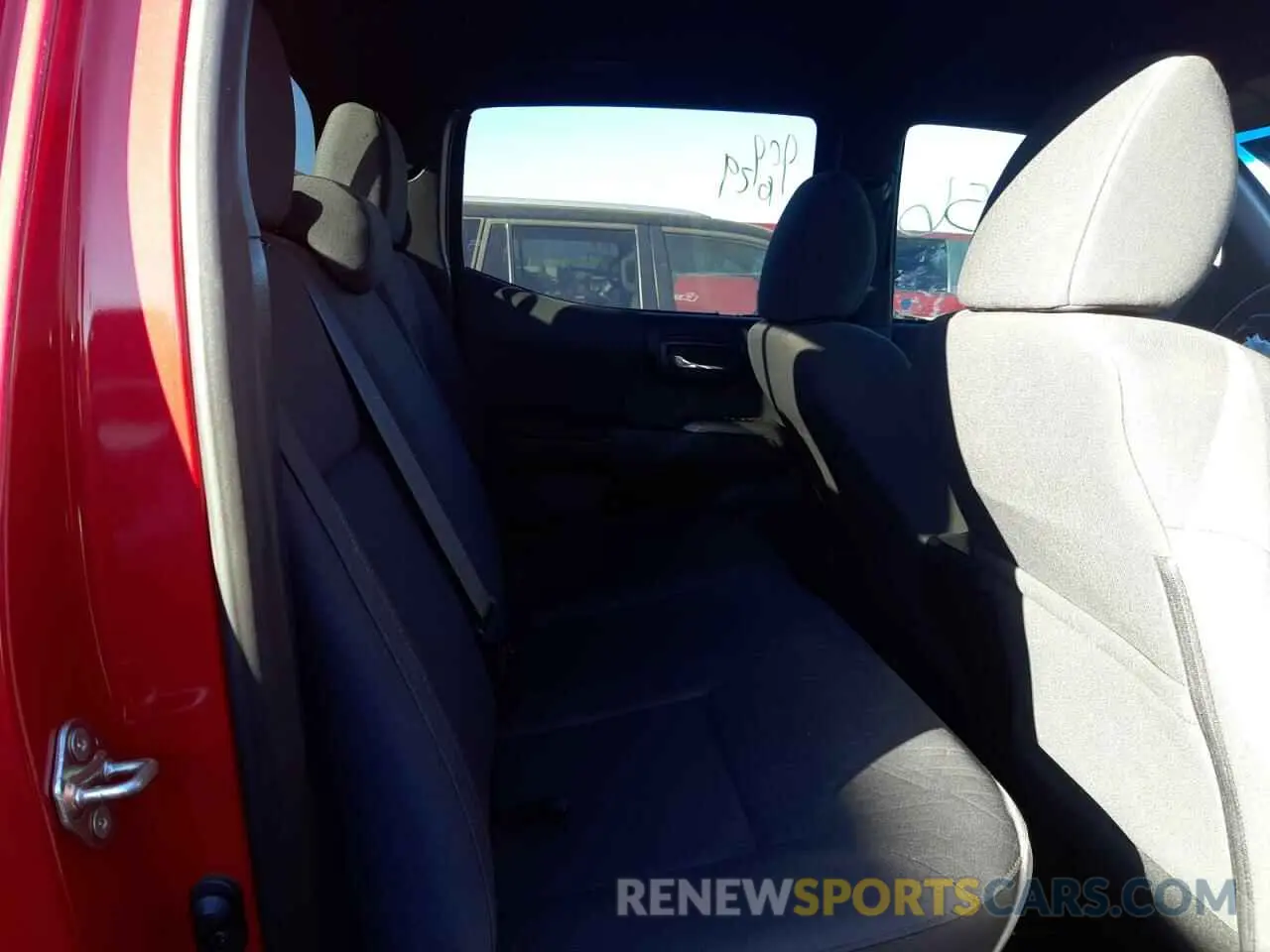 6 fotografías del automóvil dañado 3TMDZ5BN6KM060667 TOYOTA TACOMA 2019