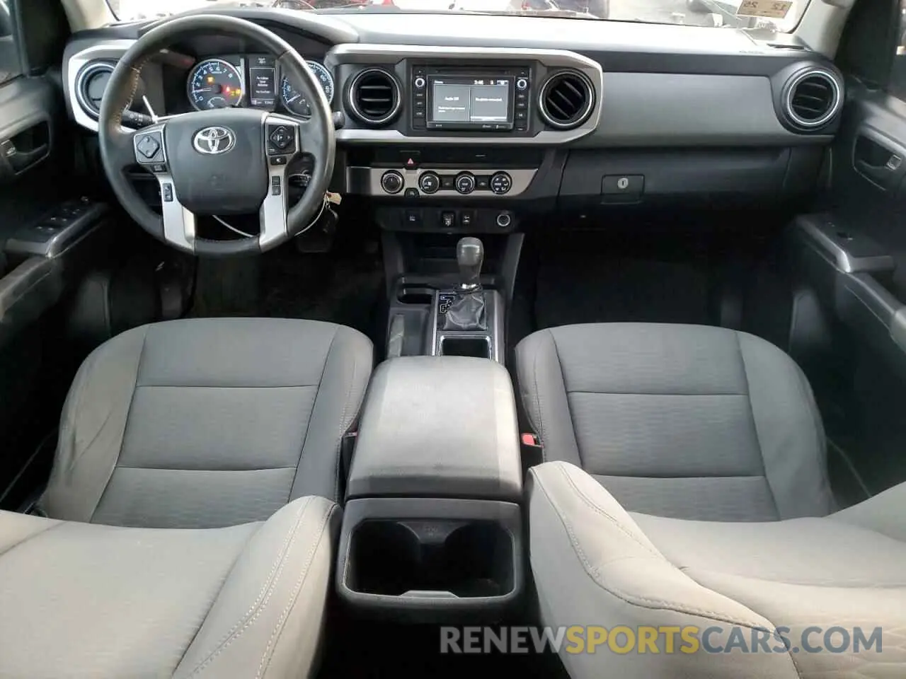 8 fotografías del automóvil dañado 3TMDZ5BN6KM064668 TOYOTA TACOMA 2019