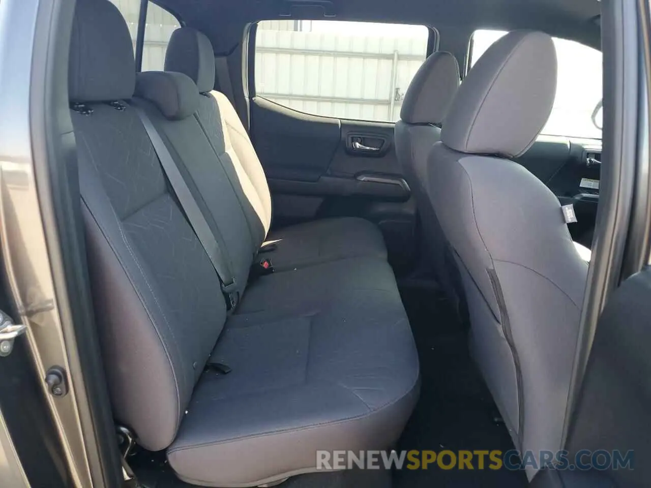 10 fotografías del automóvil dañado 3TMDZ5BN6KM069904 TOYOTA TACOMA 2019