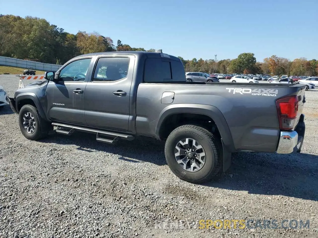 2 fotografías del automóvil dañado 3TMDZ5BN6KM069904 TOYOTA TACOMA 2019