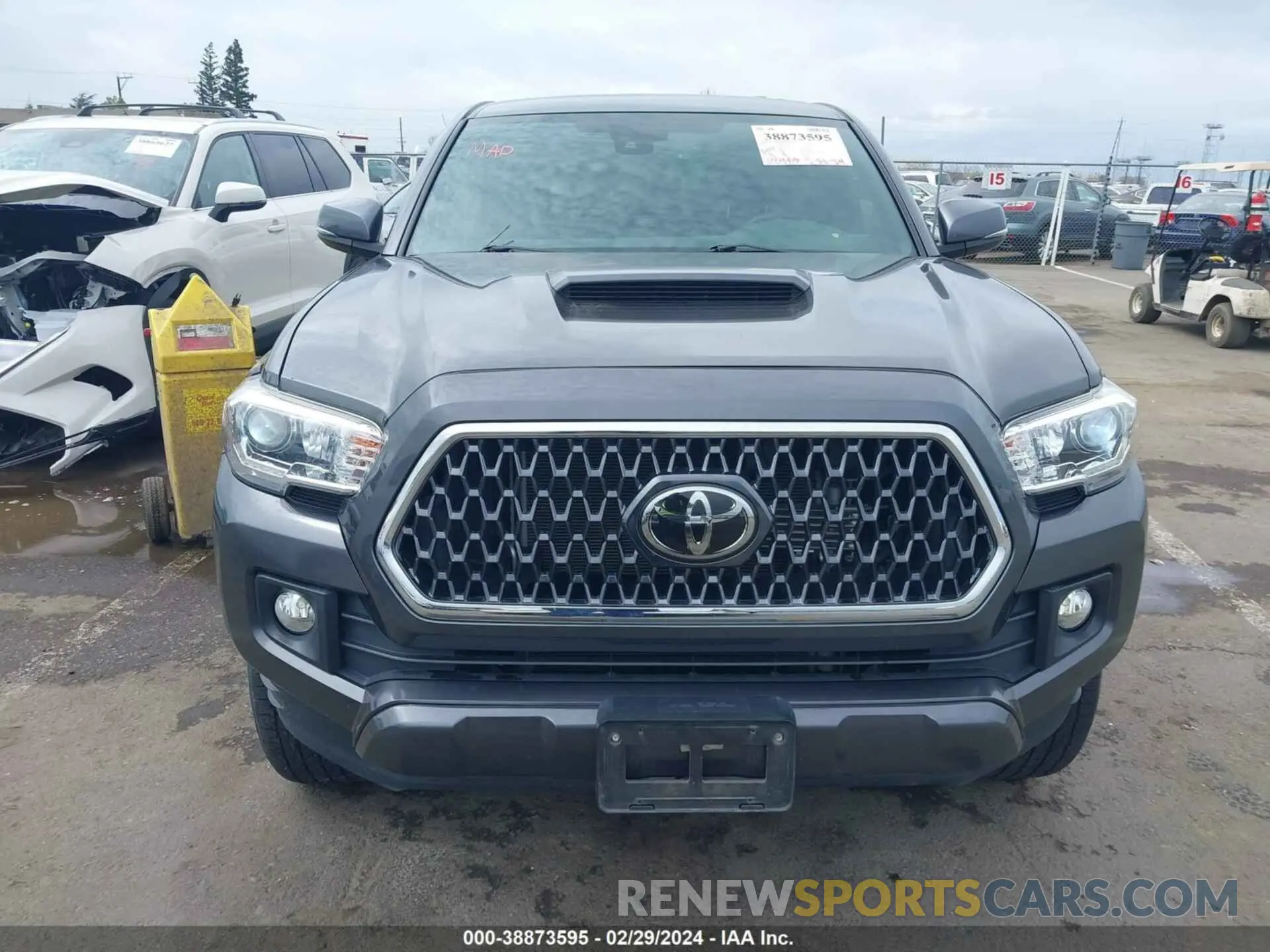 12 fotografías del automóvil dañado 3TMDZ5BN7KM073296 TOYOTA TACOMA 2019