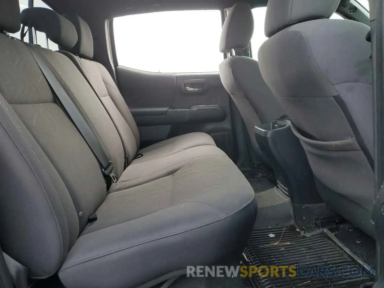 10 fotografías del automóvil dañado 3TMDZ5BN8KM063697 TOYOTA TACOMA 2019
