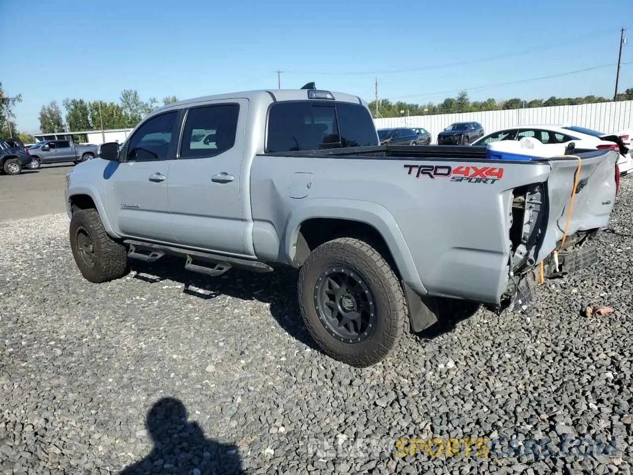 2 fotografías del automóvil dañado 3TMDZ5BN9KM061991 TOYOTA TACOMA 2019