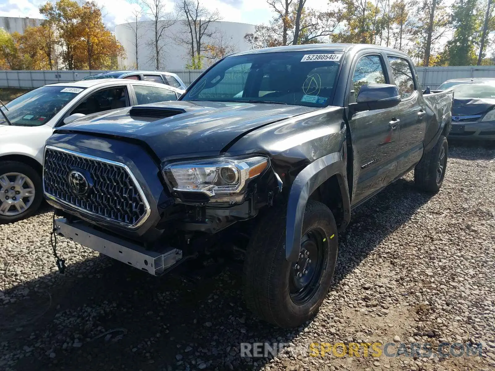 2 fotografías del automóvil dañado 3TMDZ5BN9KM072442 TOYOTA TACOMA 2019