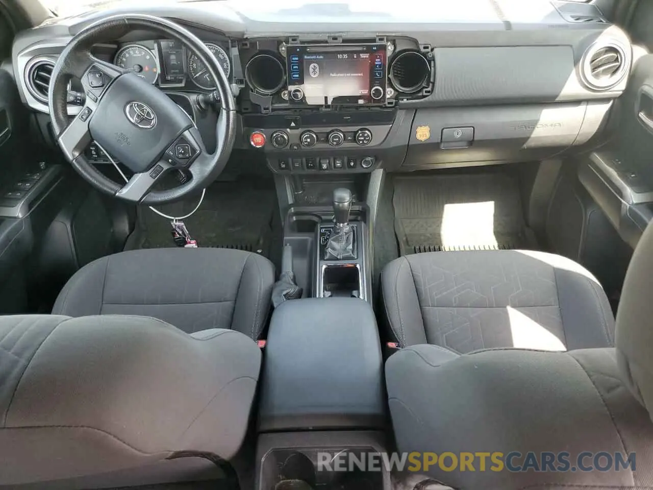 8 fotografías del automóvil dañado 3TMDZ5BN9KM074238 TOYOTA TACOMA 2019