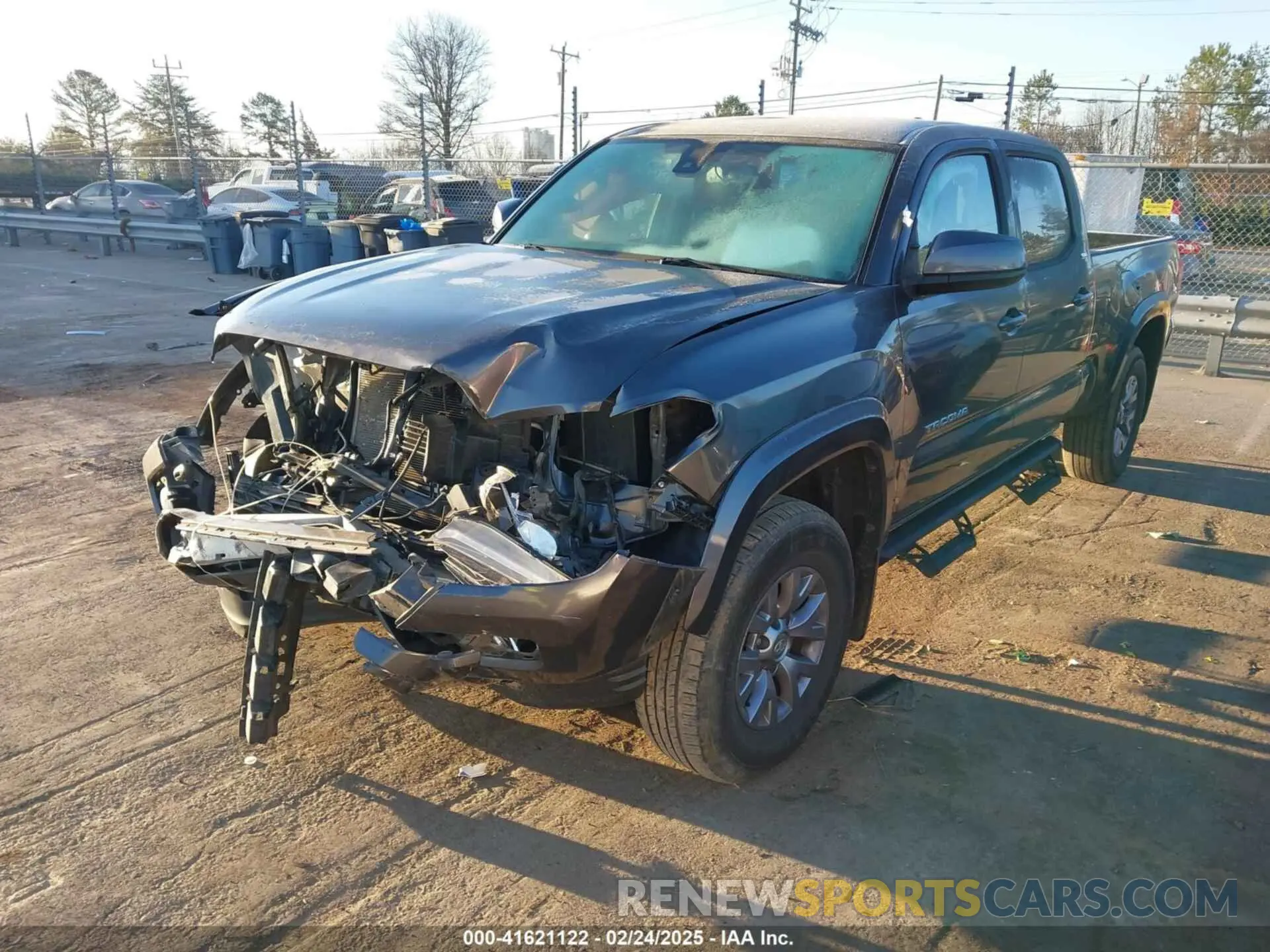 2 fotografías del automóvil dañado 3TMDZ5BNXKM057223 TOYOTA TACOMA 2019