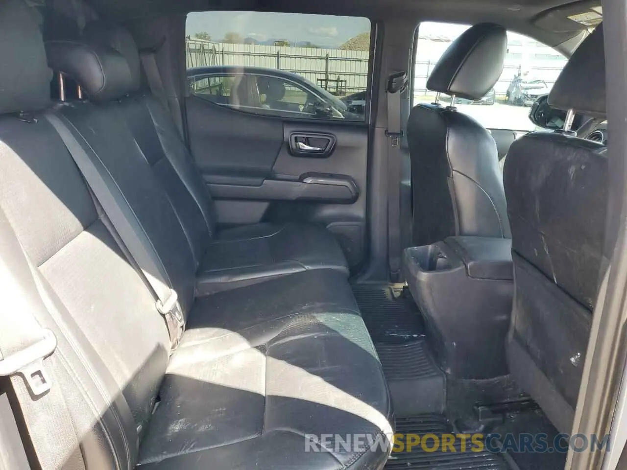 10 fotografías del automóvil dañado 3TMDZ5BNXKM069808 TOYOTA TACOMA 2019