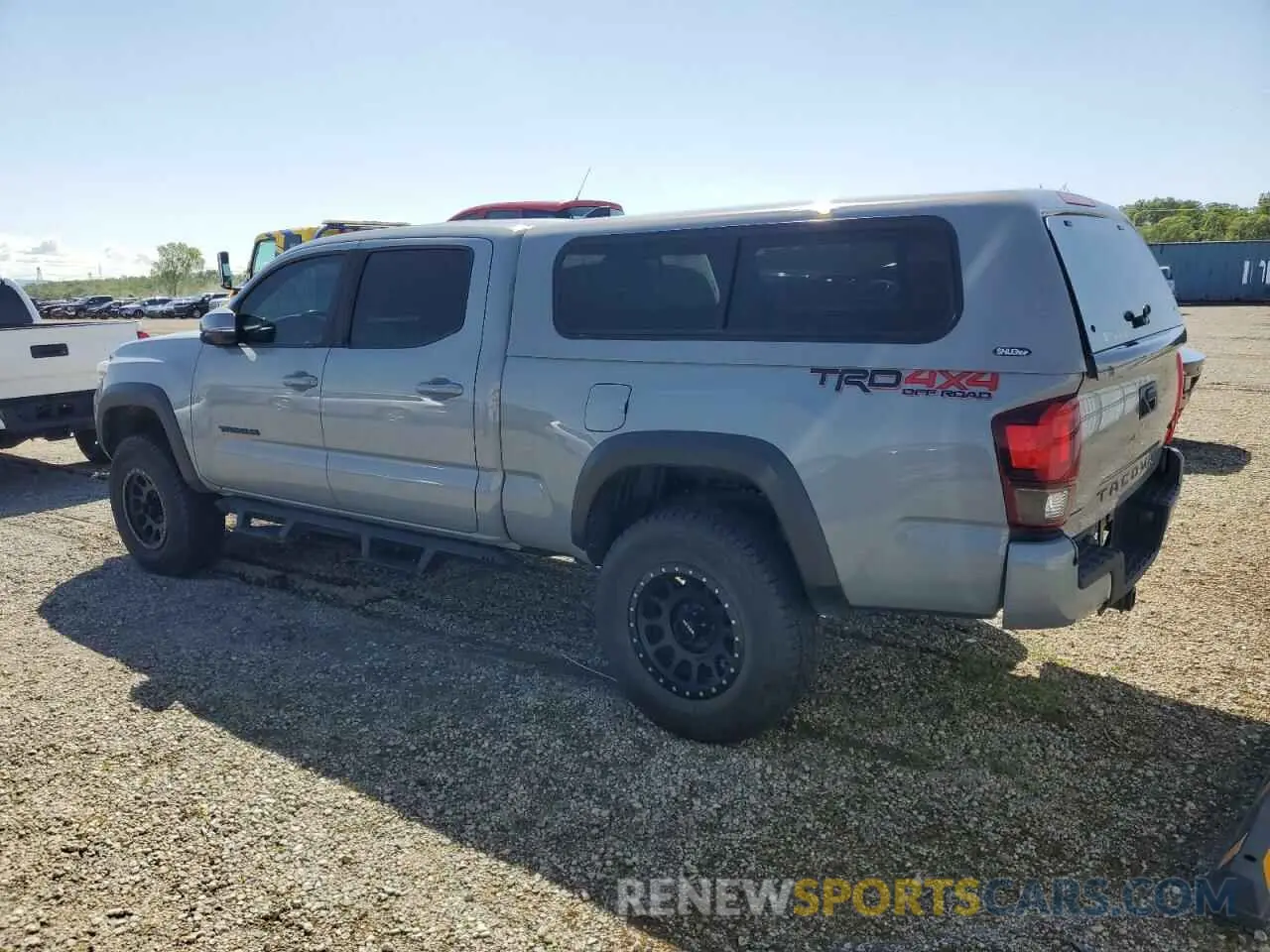 2 fotografías del automóvil dañado 3TMDZ5BNXKM069808 TOYOTA TACOMA 2019