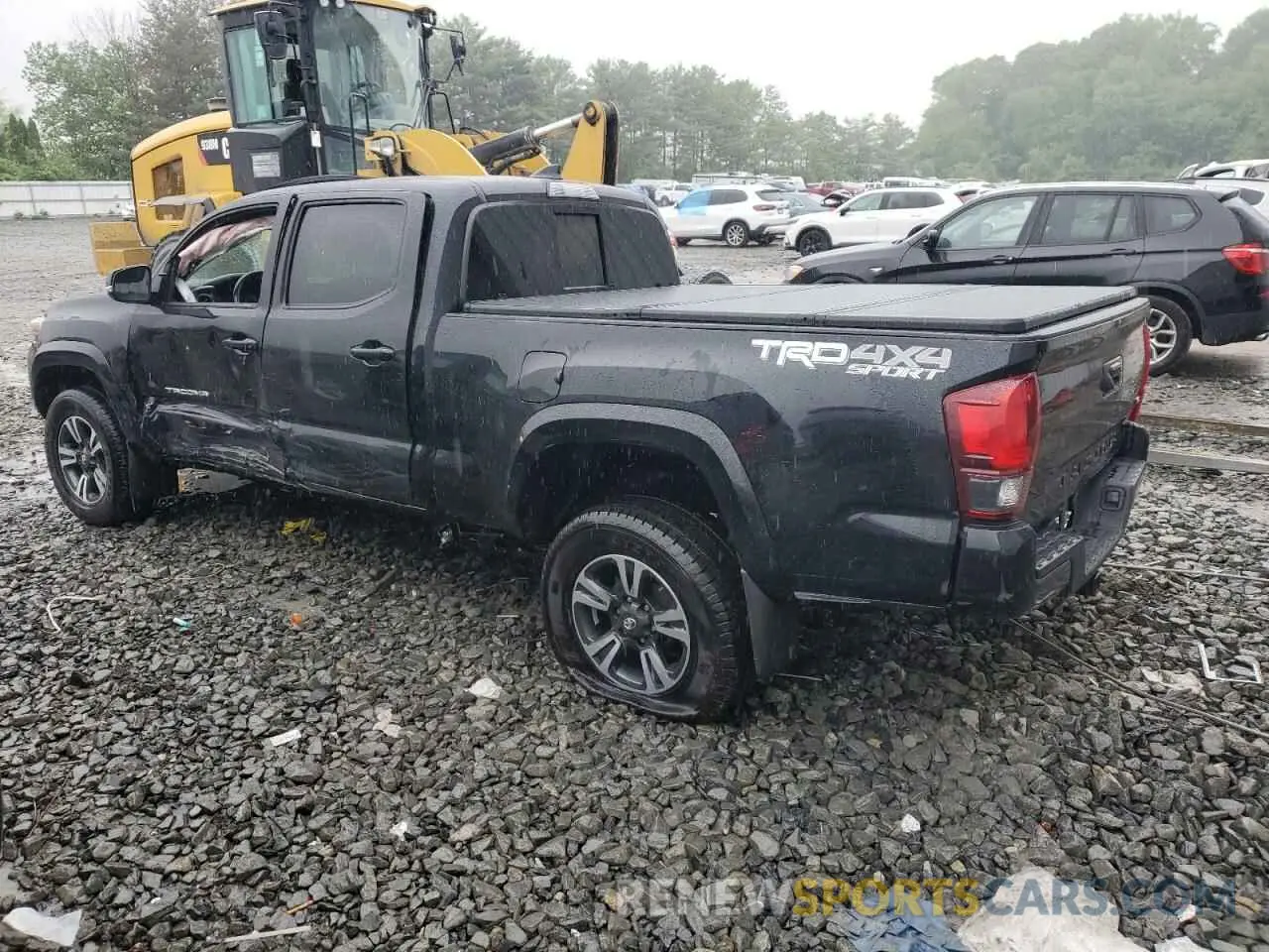 2 fotografías del automóvil dañado 3TMDZ5BNXKM069856 TOYOTA TACOMA 2019