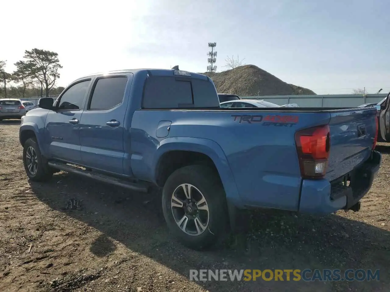 2 fotografías del automóvil dañado 3TMDZ5BNXKM073910 TOYOTA TACOMA 2019