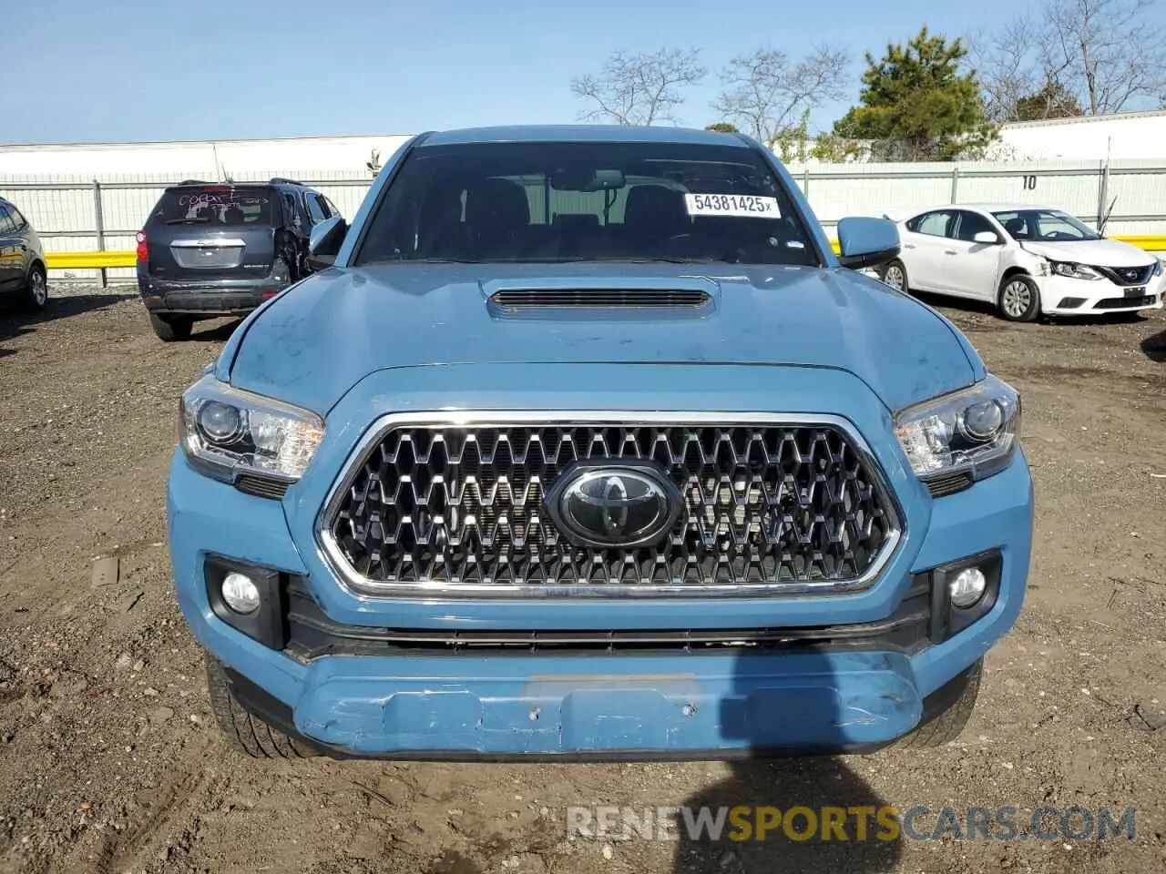 5 fotografías del automóvil dañado 3TMDZ5BNXKM073910 TOYOTA TACOMA 2019