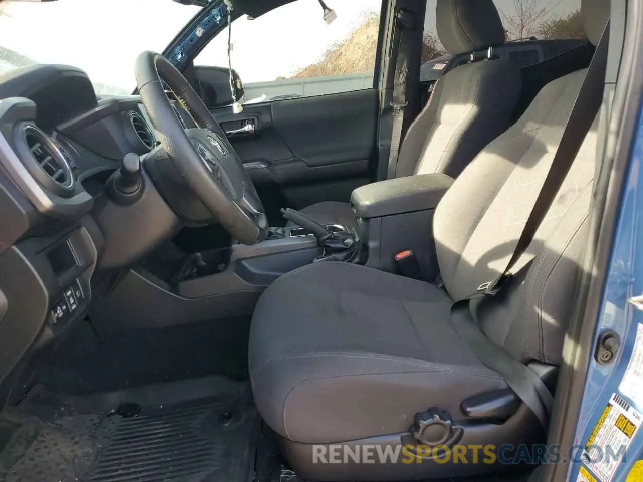 7 fotografías del automóvil dañado 3TMDZ5BNXKM073910 TOYOTA TACOMA 2019