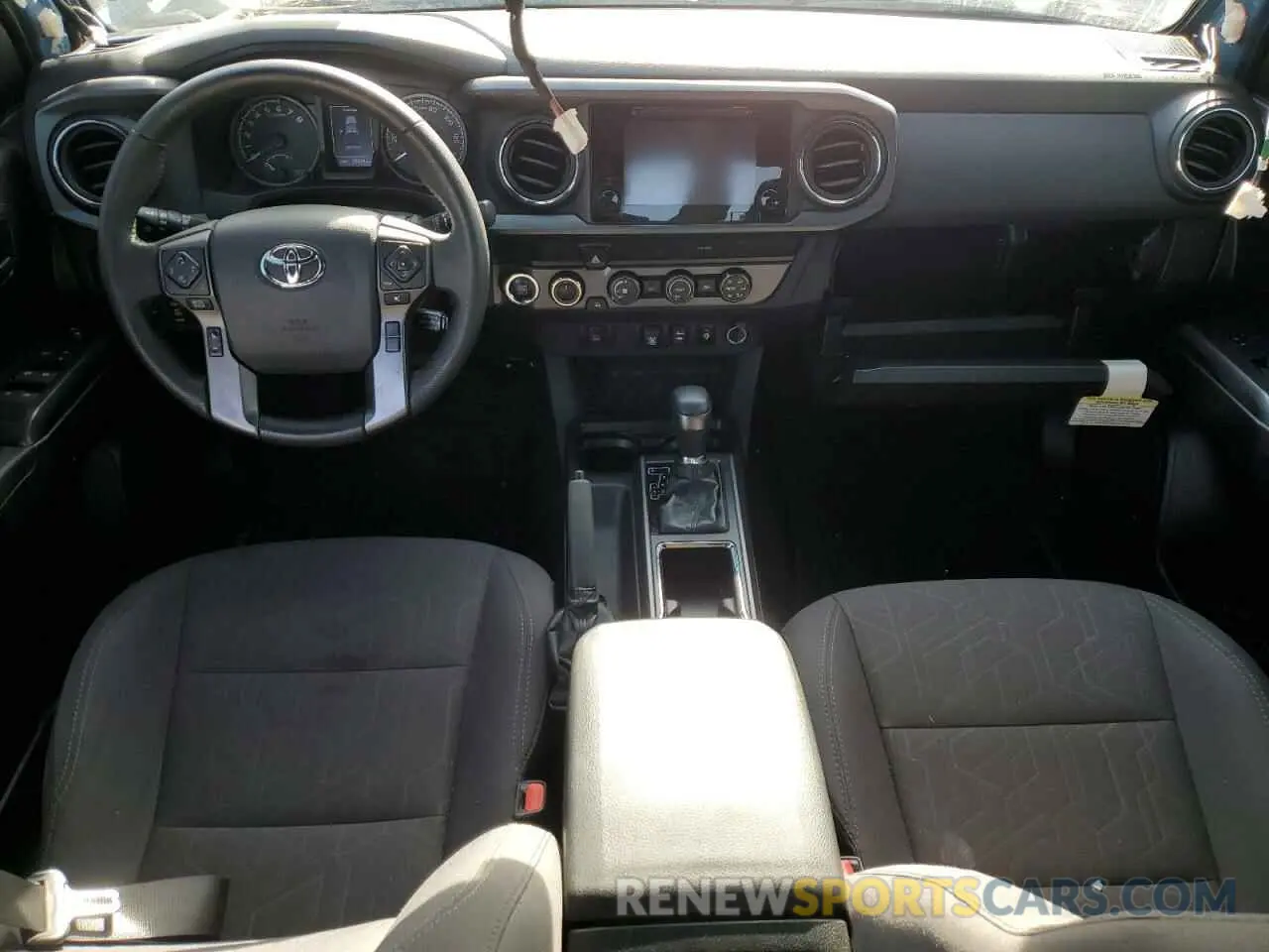8 fotografías del automóvil dañado 3TMDZ5BNXKM073910 TOYOTA TACOMA 2019