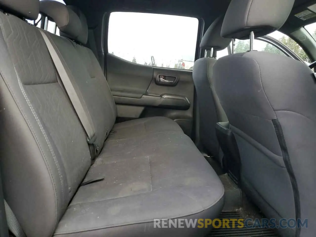 10 fotografías del automóvil dañado 3TMDZ5BNXKM079657 TOYOTA TACOMA 2019