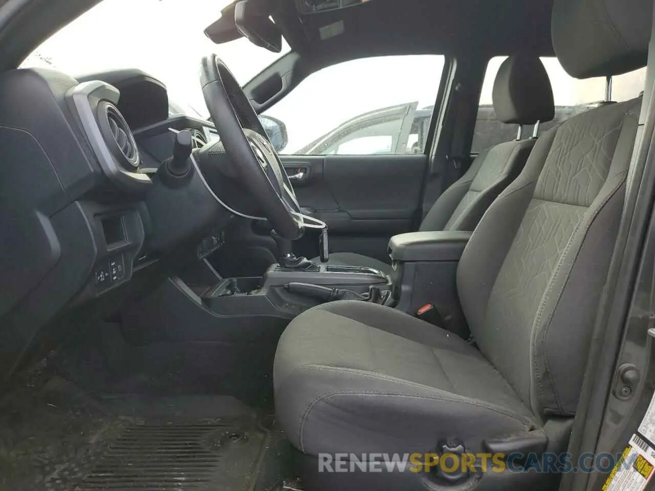 7 fotografías del automóvil dañado 3TMDZ5BNXKM079657 TOYOTA TACOMA 2019