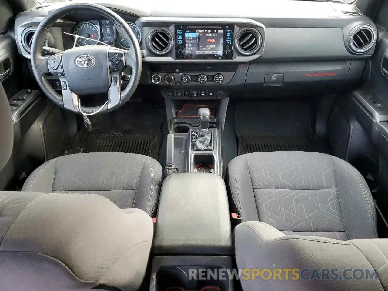 8 fotografías del automóvil dañado 3TMDZ5BNXKM079657 TOYOTA TACOMA 2019
