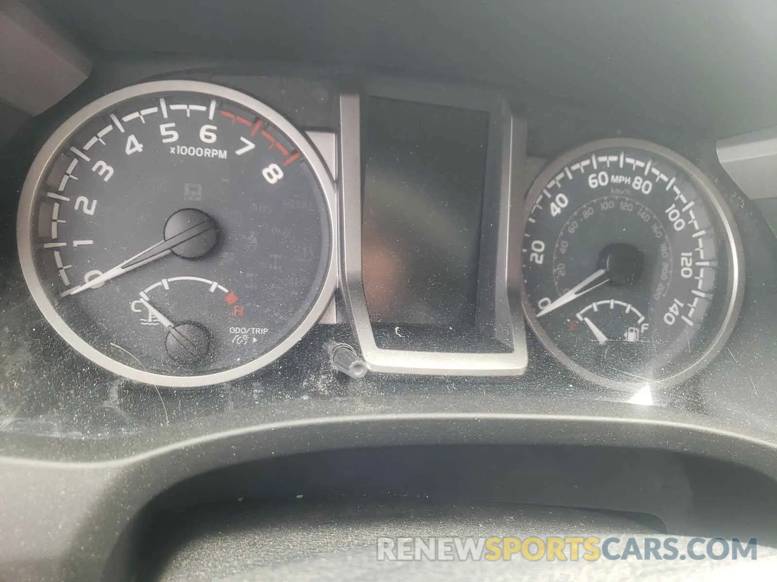 8 fotografías del automóvil dañado 3TMGZ5AN3KM208692 TOYOTA TACOMA 2019
