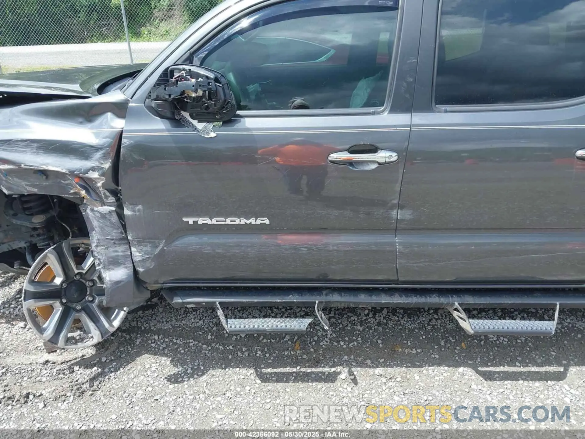 18 fotografías del automóvil dañado 3TMGZ5AN4KM240499 TOYOTA TACOMA 2019