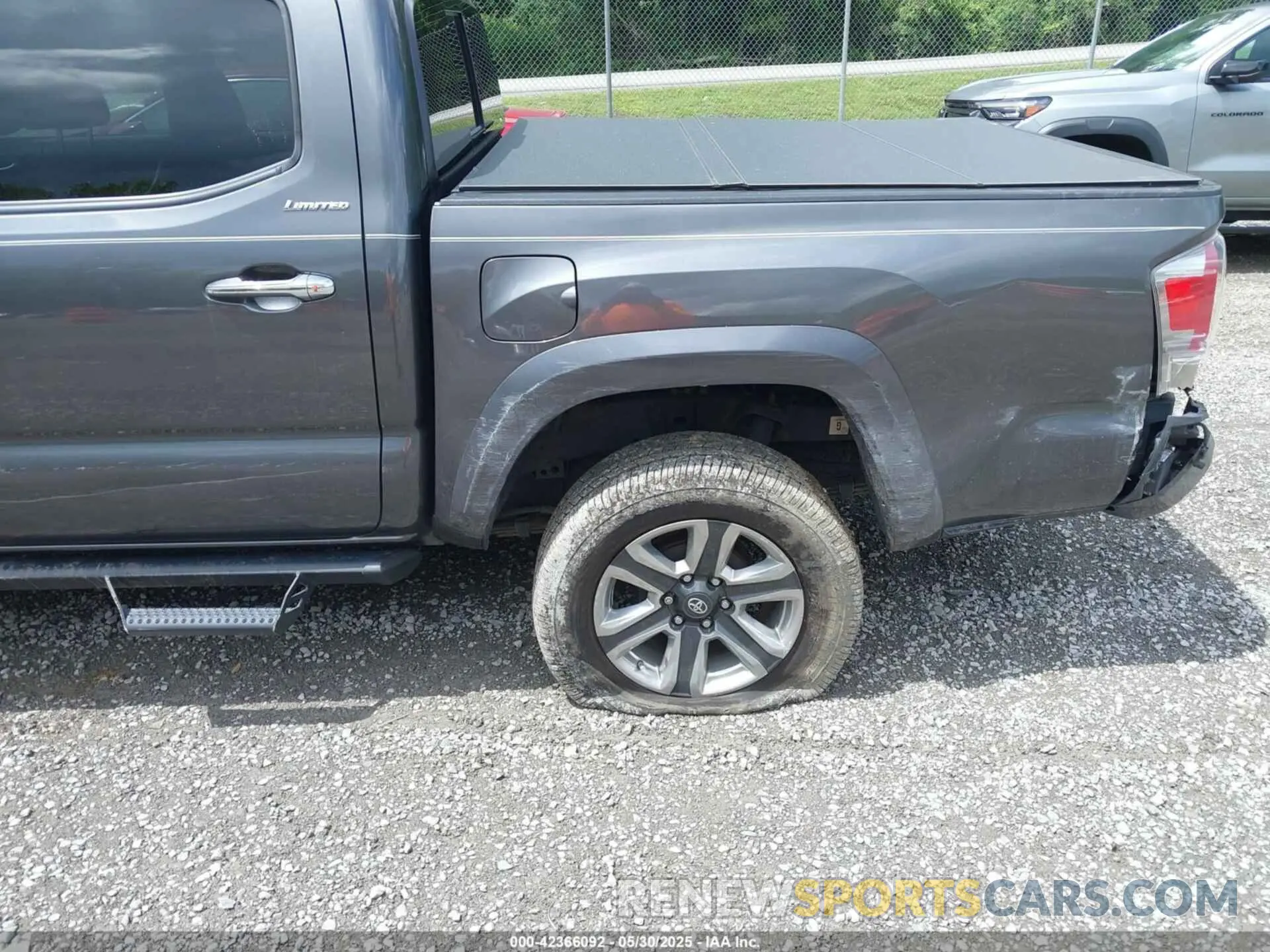 19 fotografías del automóvil dañado 3TMGZ5AN4KM240499 TOYOTA TACOMA 2019