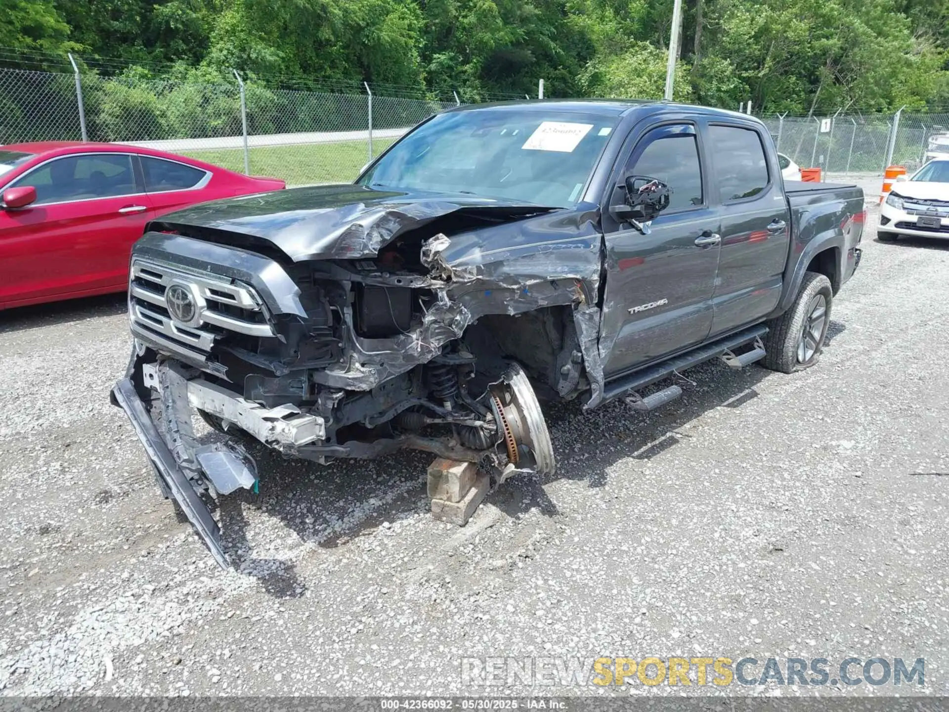 2 fotografías del automóvil dañado 3TMGZ5AN4KM240499 TOYOTA TACOMA 2019