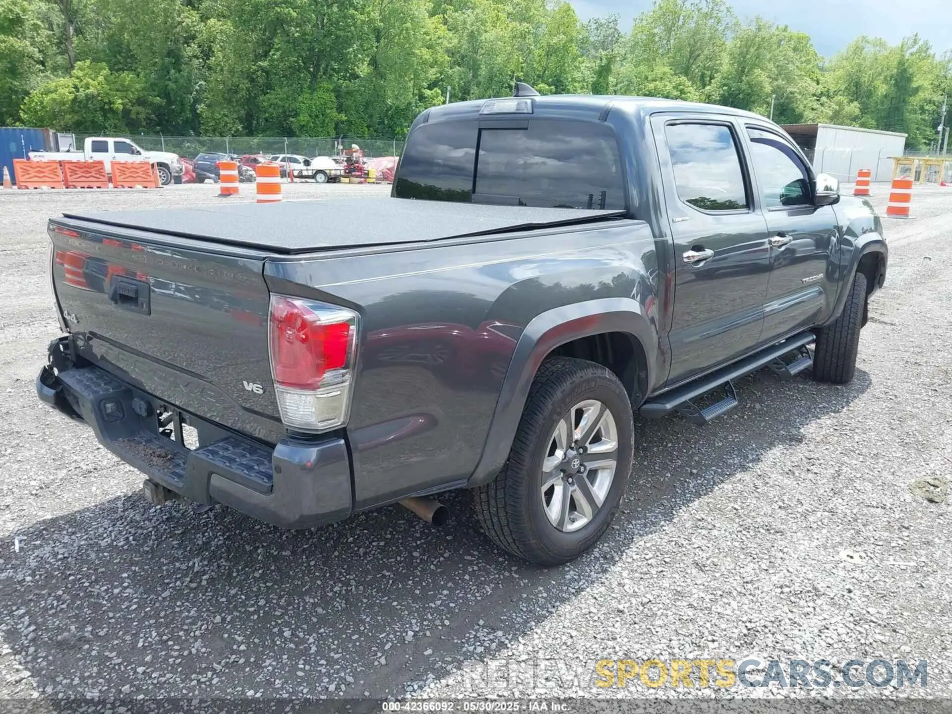 4 fotografías del automóvil dañado 3TMGZ5AN4KM240499 TOYOTA TACOMA 2019