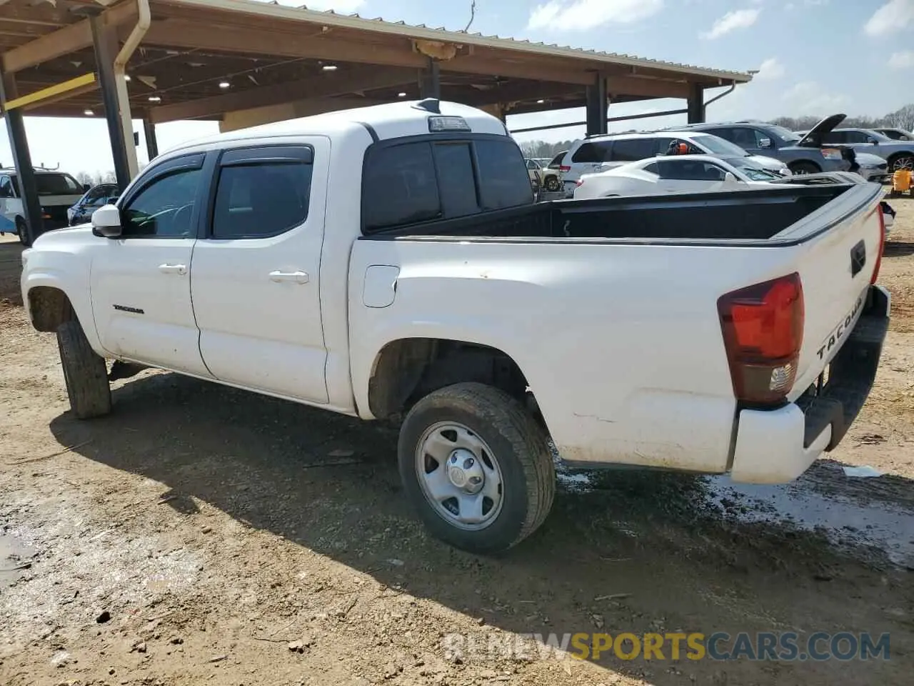 2 fotografías del automóvil dañado 5TFAX5GN0KX155267 TOYOTA TACOMA 2019