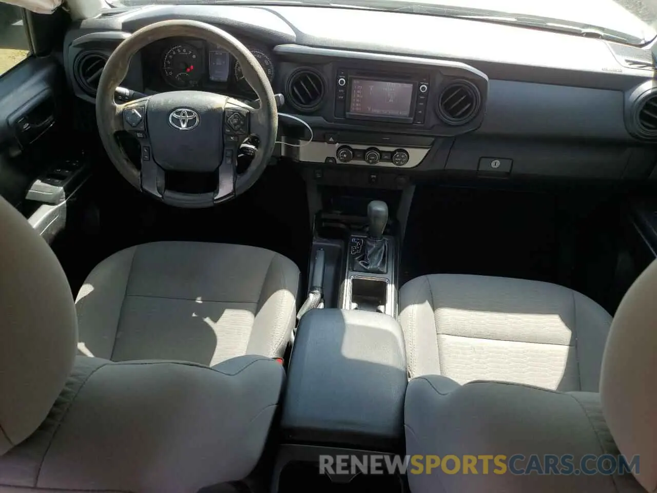 8 fotografías del automóvil dañado 5TFAX5GN0KX155267 TOYOTA TACOMA 2019