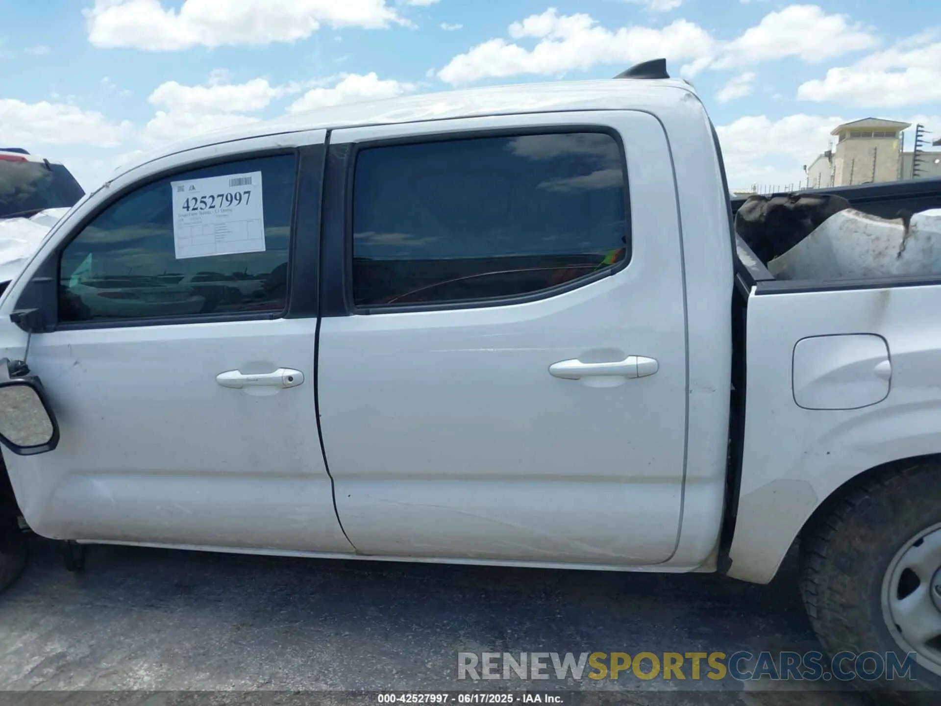 13 fotografías del automóvil dañado 5TFAX5GN0KX159724 TOYOTA TACOMA 2019