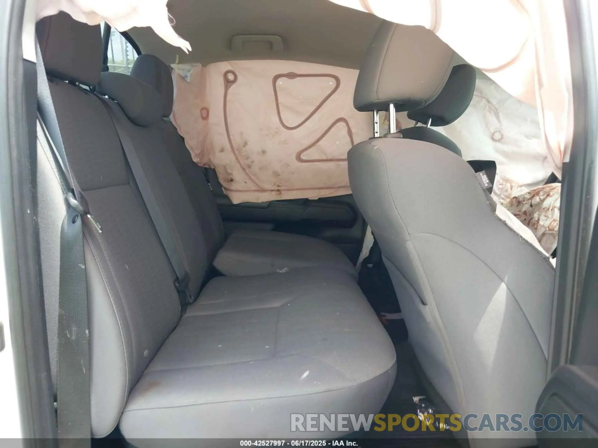 8 fotografías del automóvil dañado 5TFAX5GN0KX159724 TOYOTA TACOMA 2019