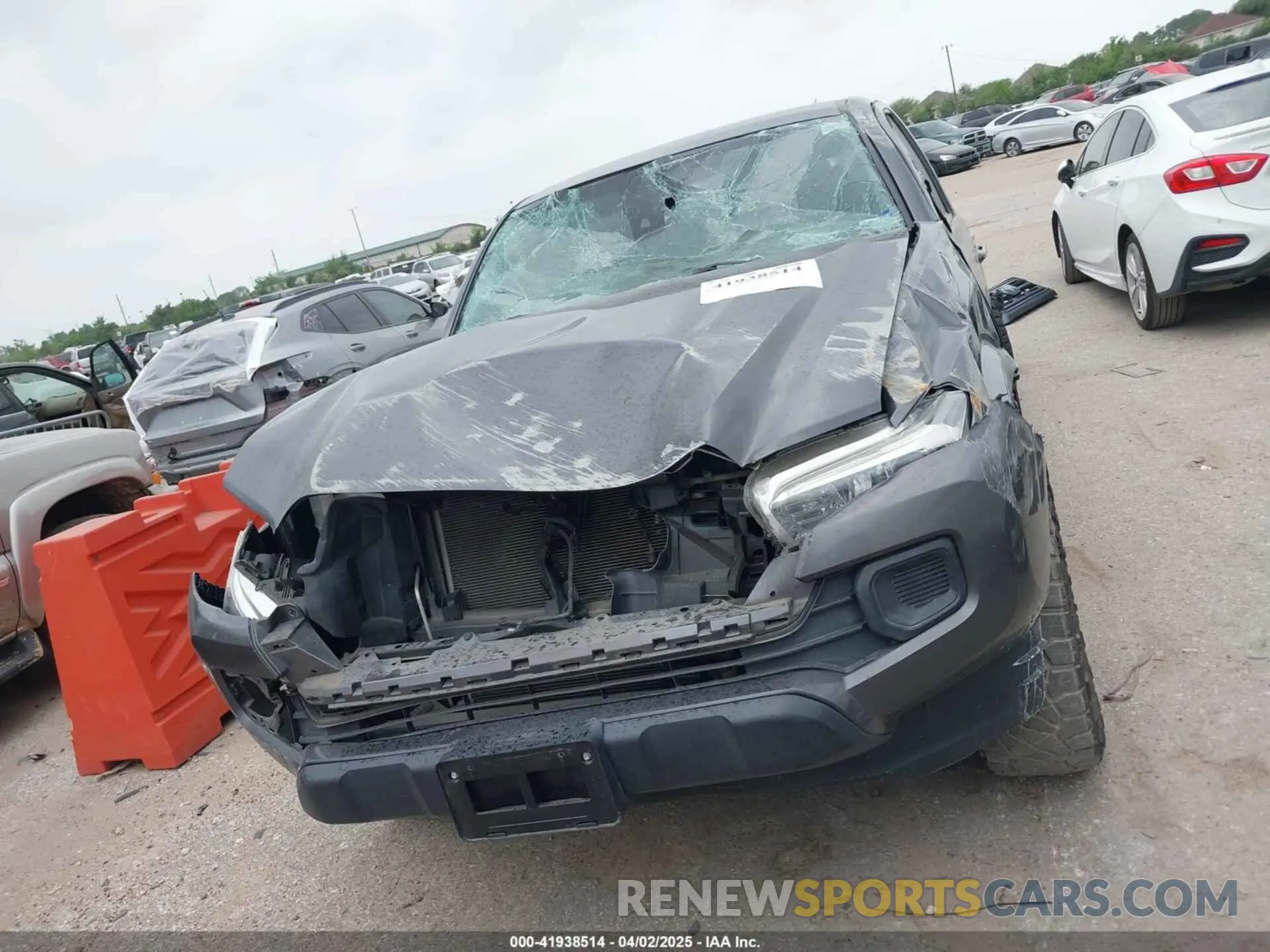 13 fotografías del automóvil dañado 5TFAX5GN1KX139286 TOYOTA TACOMA 2019
