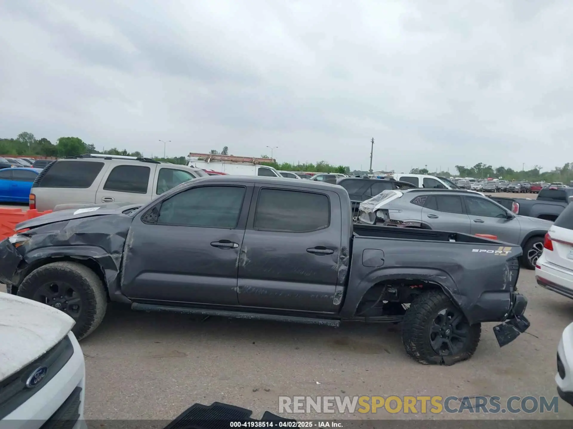 15 fotografías del automóvil dañado 5TFAX5GN1KX139286 TOYOTA TACOMA 2019
