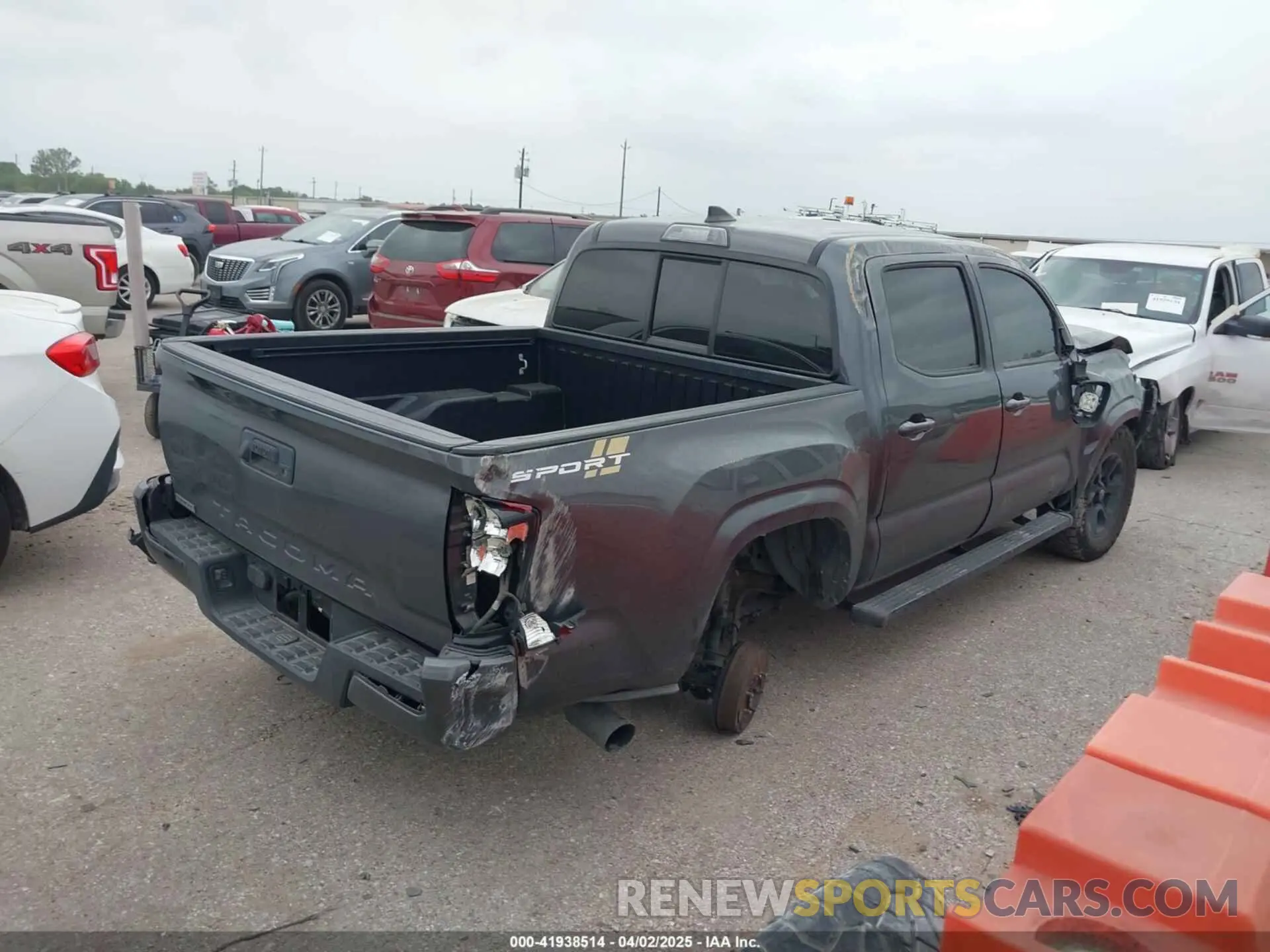 4 fotografías del automóvil dañado 5TFAX5GN1KX139286 TOYOTA TACOMA 2019