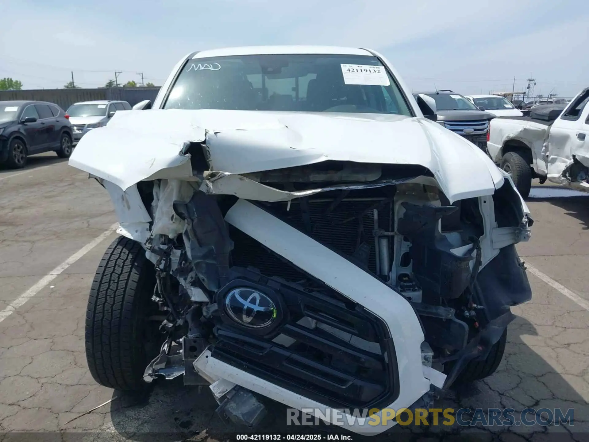 13 fotografías del automóvil dañado 5TFAX5GN1KX139966 TOYOTA TACOMA 2019