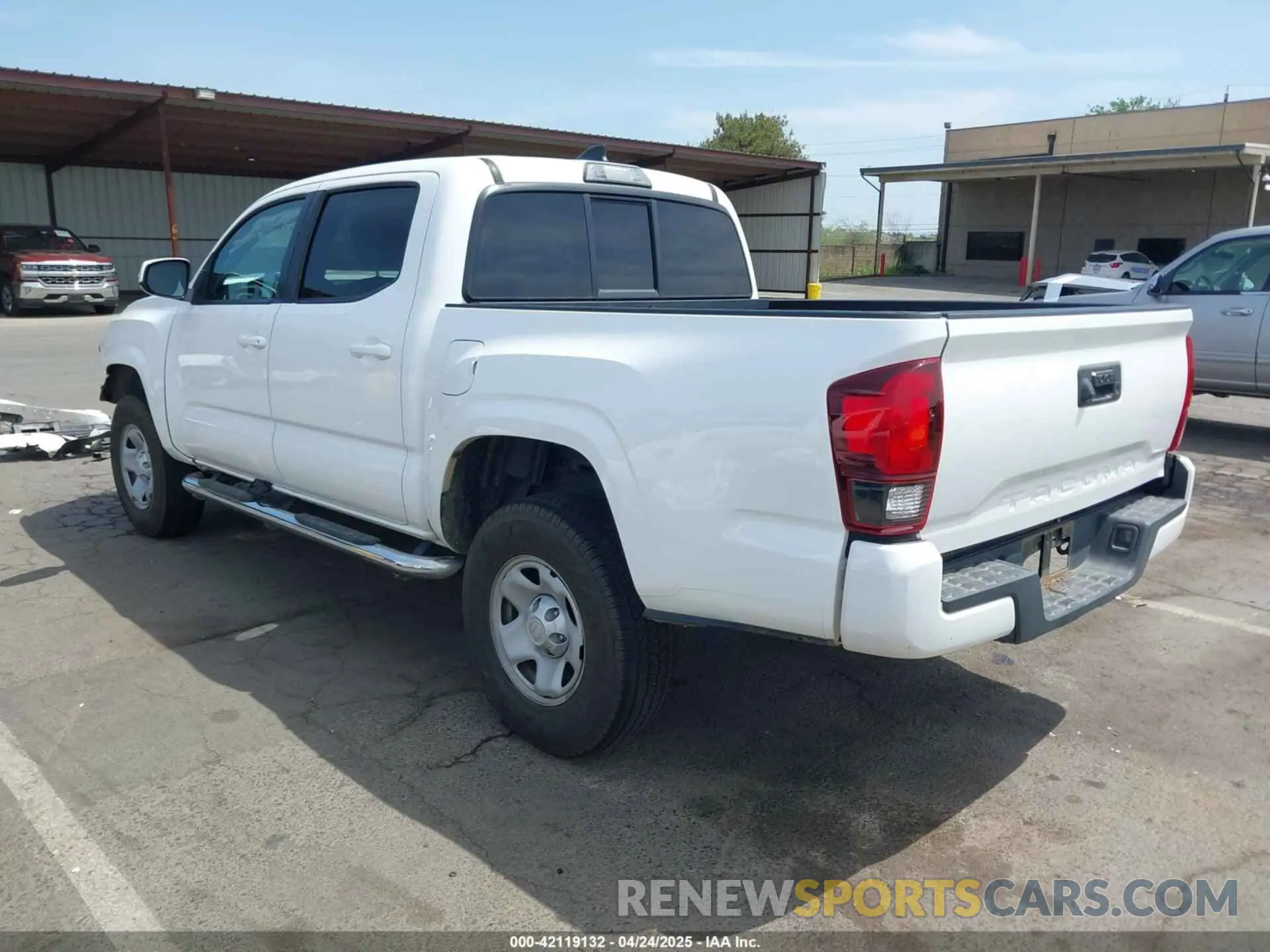 3 fotografías del automóvil dañado 5TFAX5GN1KX139966 TOYOTA TACOMA 2019