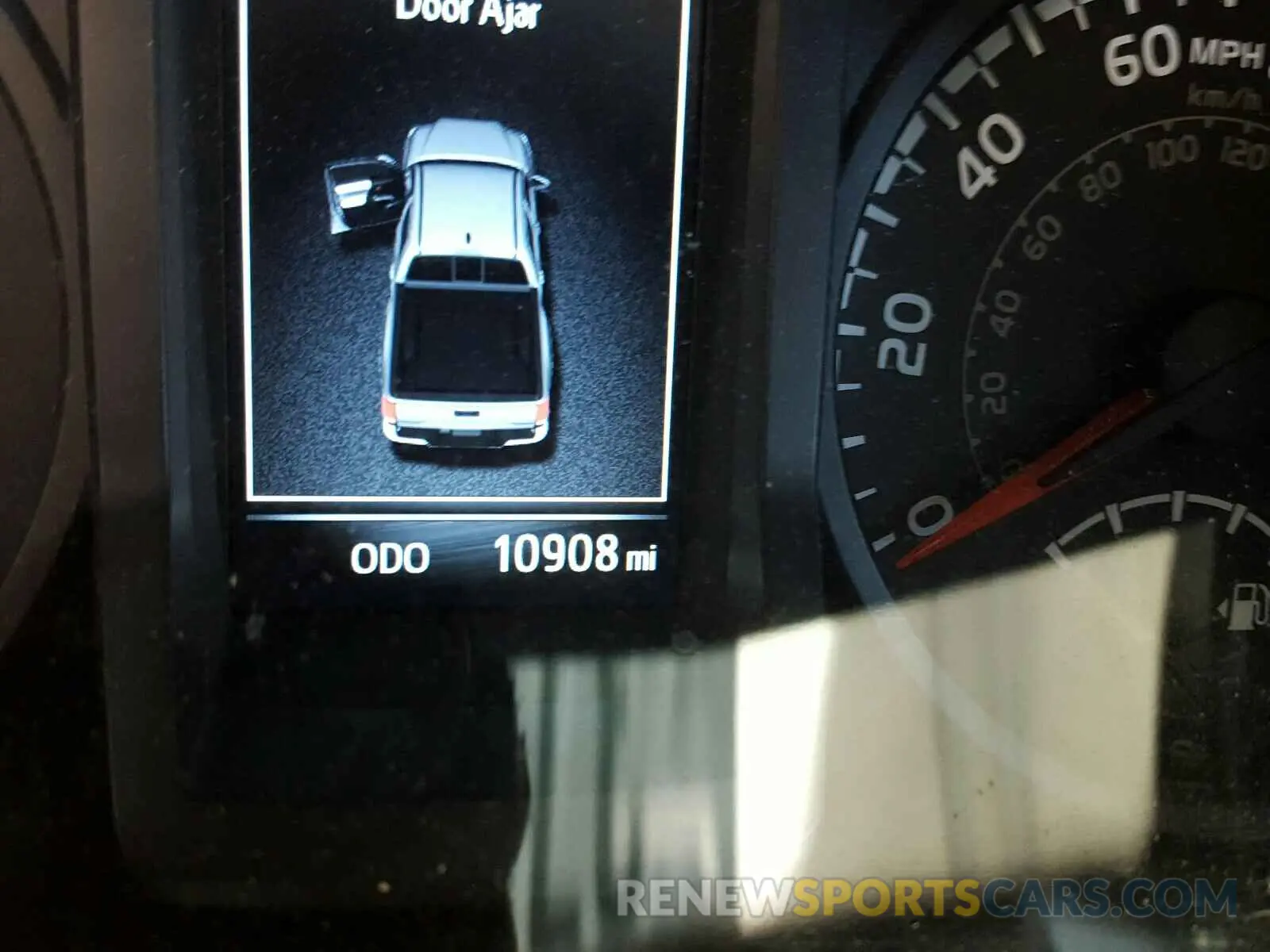 8 fotografías del automóvil dañado 5TFAX5GN2KX140253 TOYOTA TACOMA 2019