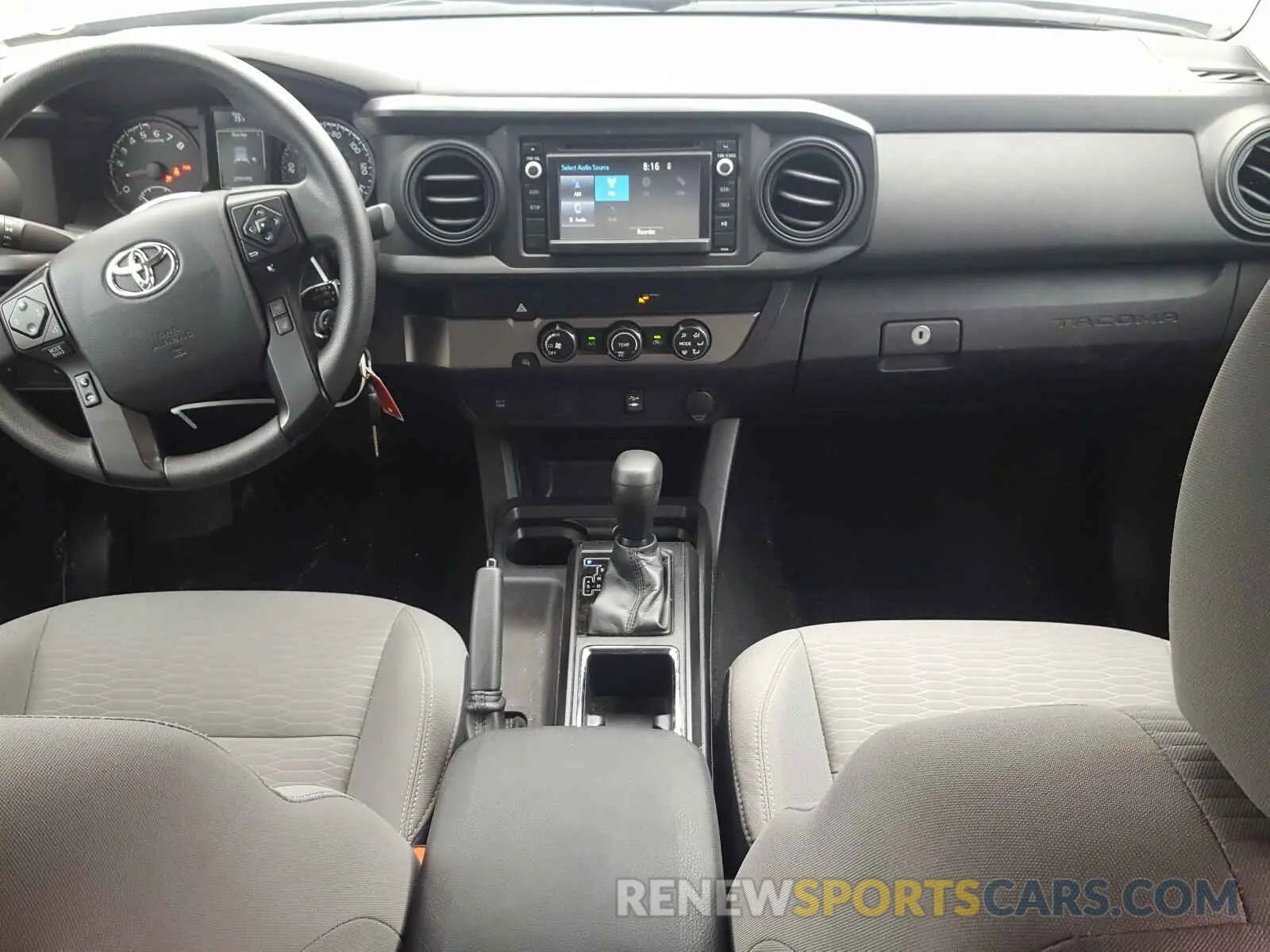 9 fotografías del automóvil dañado 5TFAX5GN2KX140253 TOYOTA TACOMA 2019