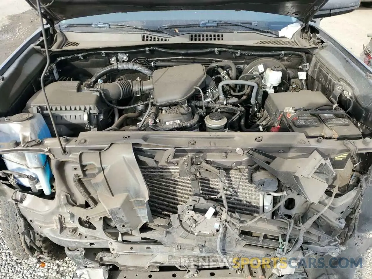 11 fotografías del automóvil dañado 5TFAX5GN2KX141595 TOYOTA TACOMA 2019